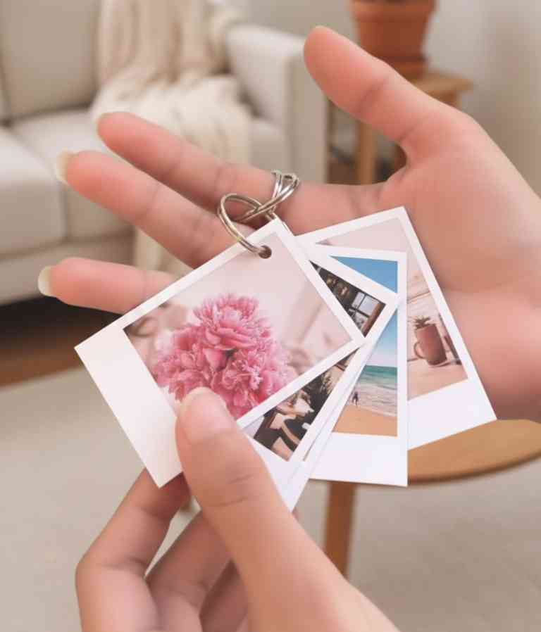 Polaroid keychain
