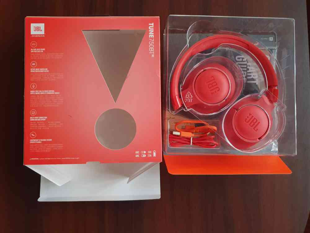 JBL tune 750BT headphone