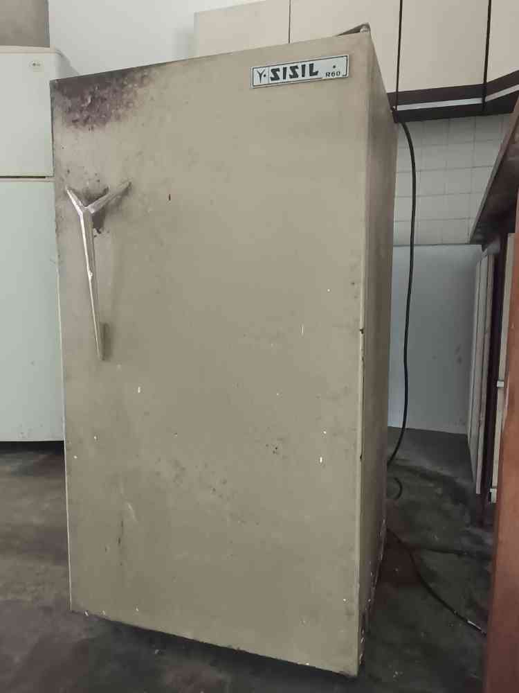 Sisil refrigerator