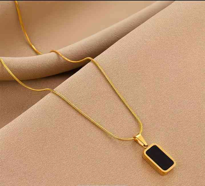 Girl's necklace