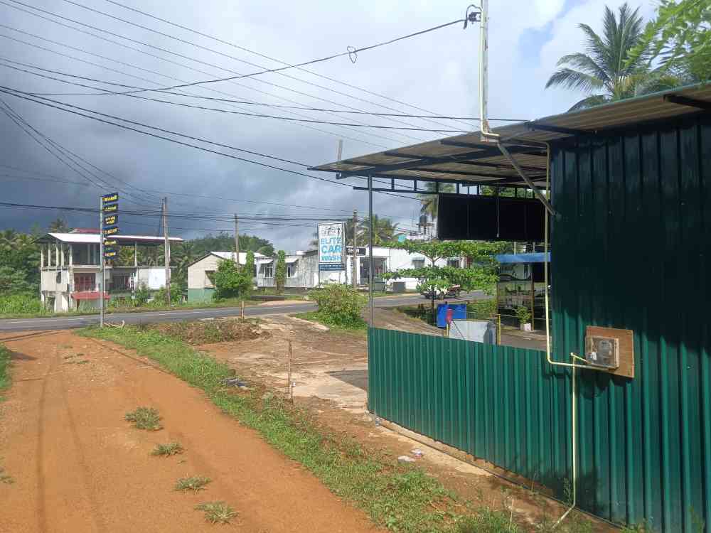 Rent land for storage purposes or workshop