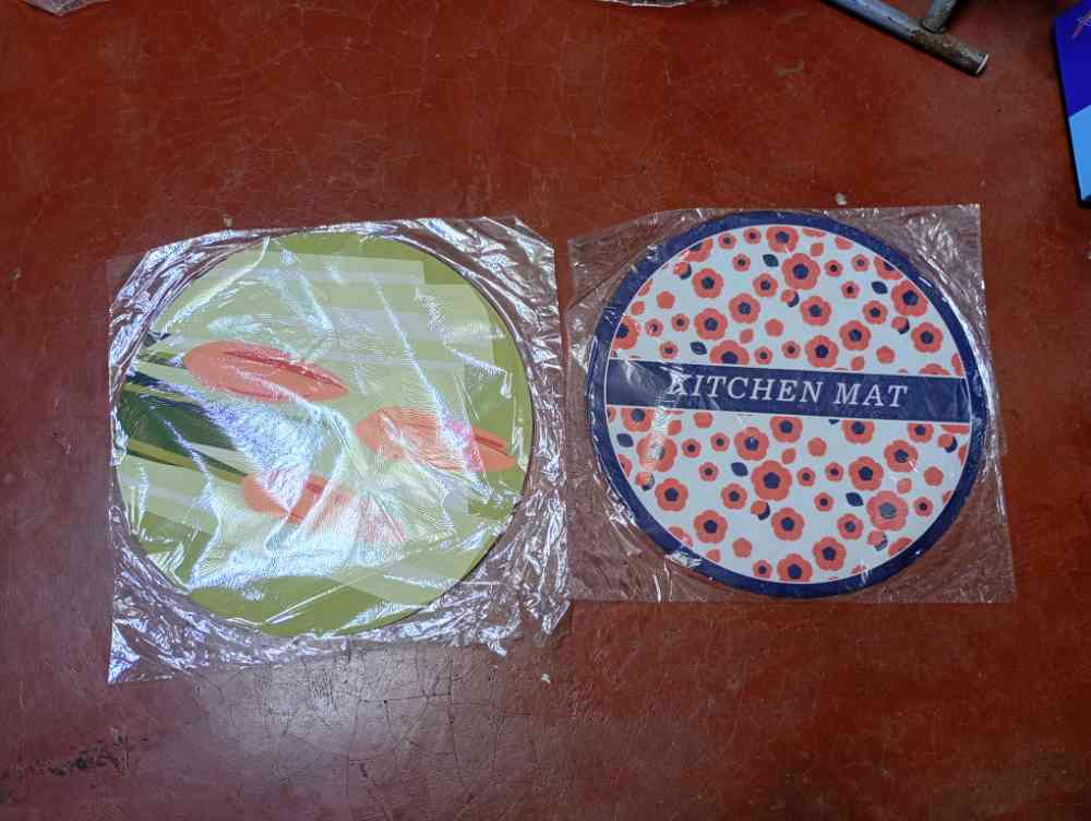 Kitchen round water absorbing mat