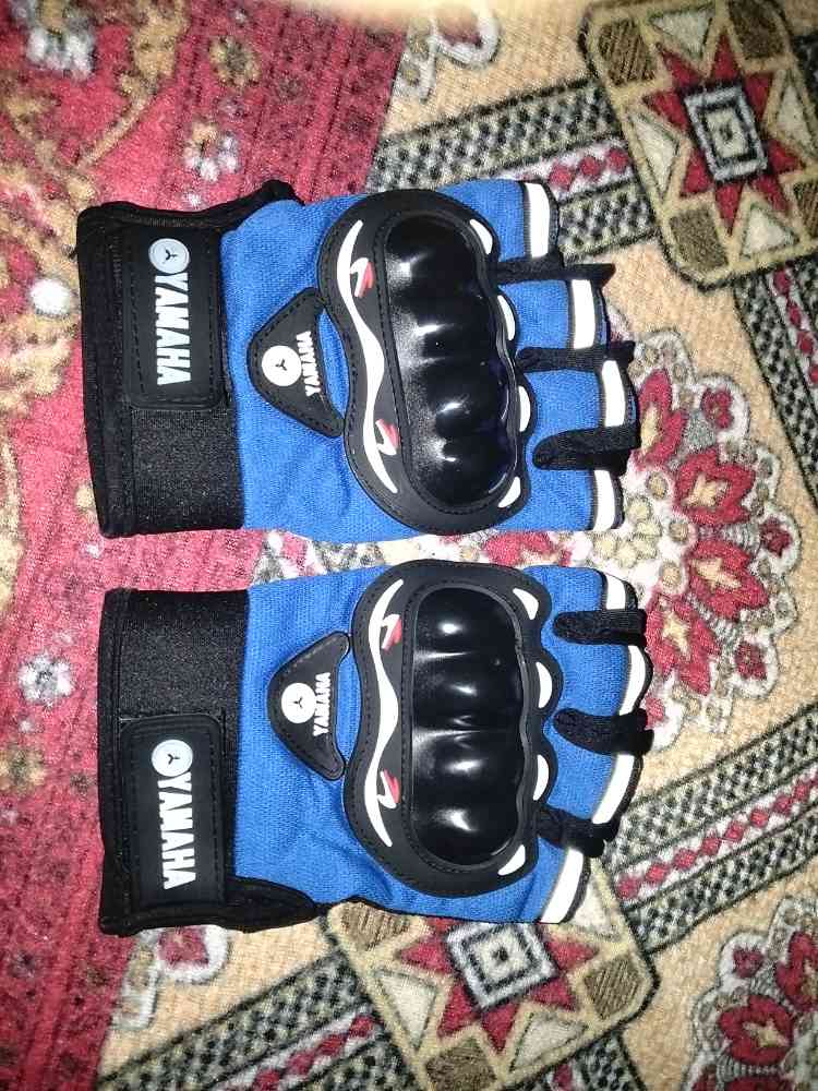 Yamaha half gloves