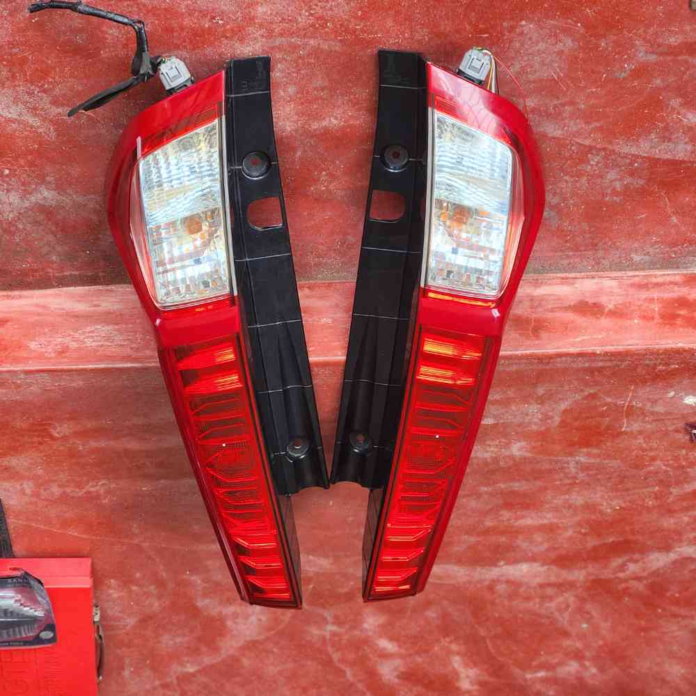 Toyota roomy red tail light japan used