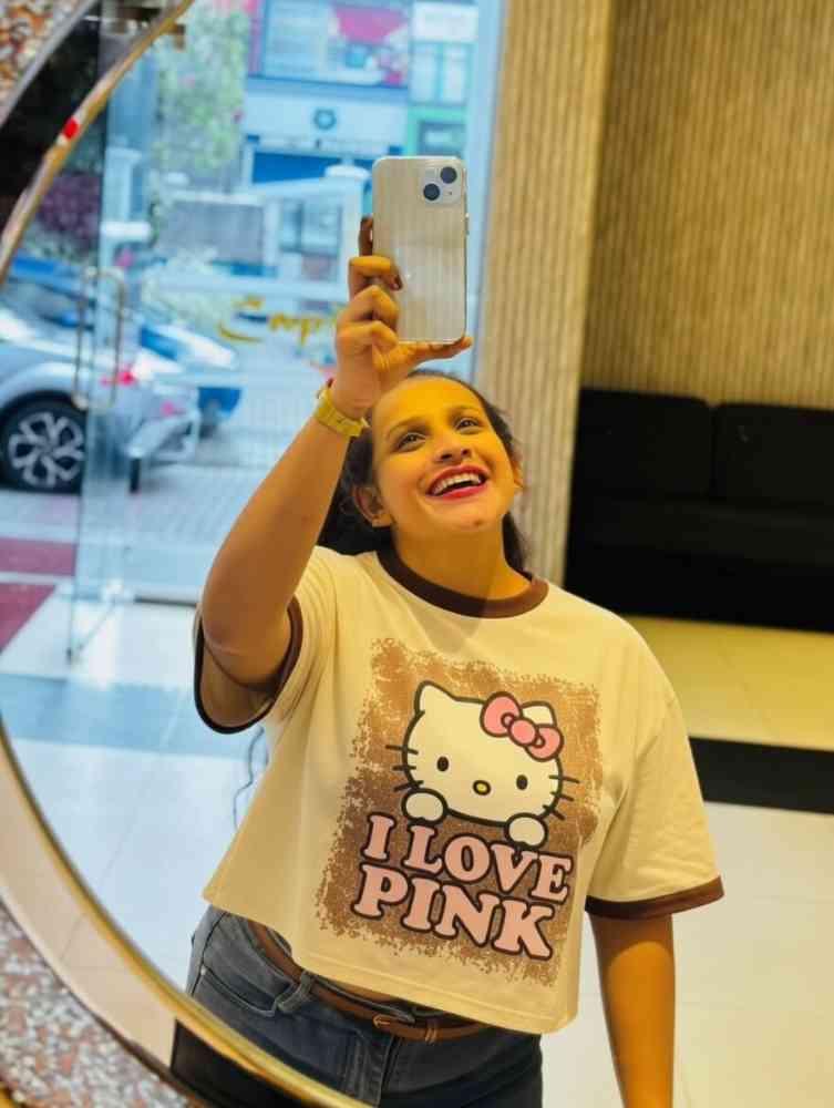 Over size t-shirt by zindarella
