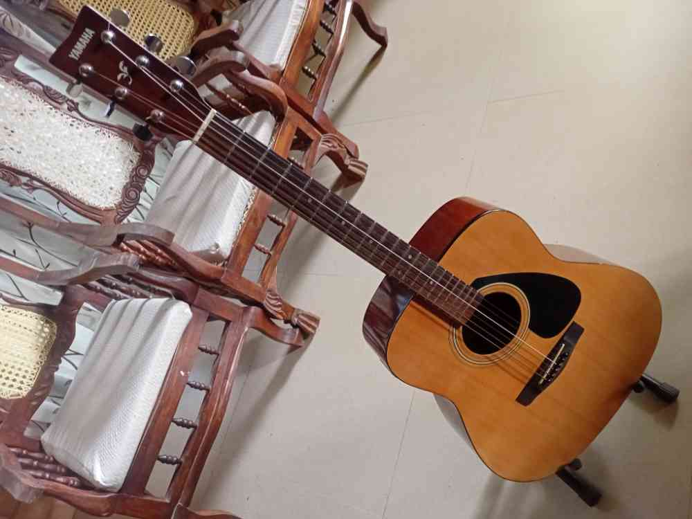 Yamaha F310 acoustic guitar