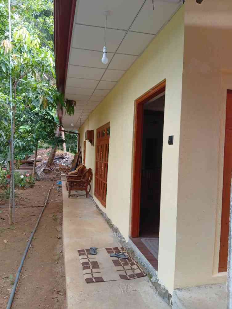 22 perches of land with a house for sale
