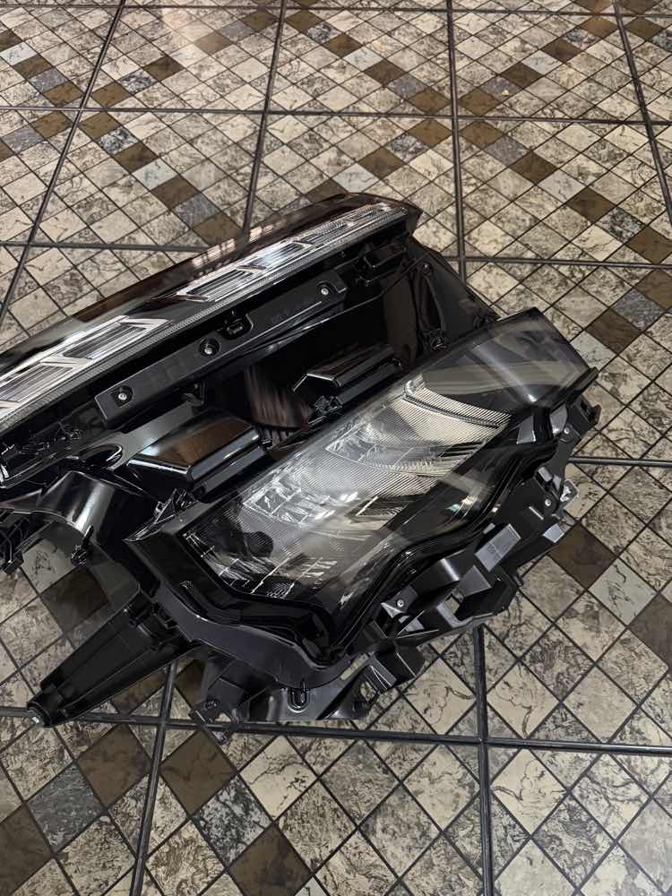 Voxy 2023/2024/2025 headlight