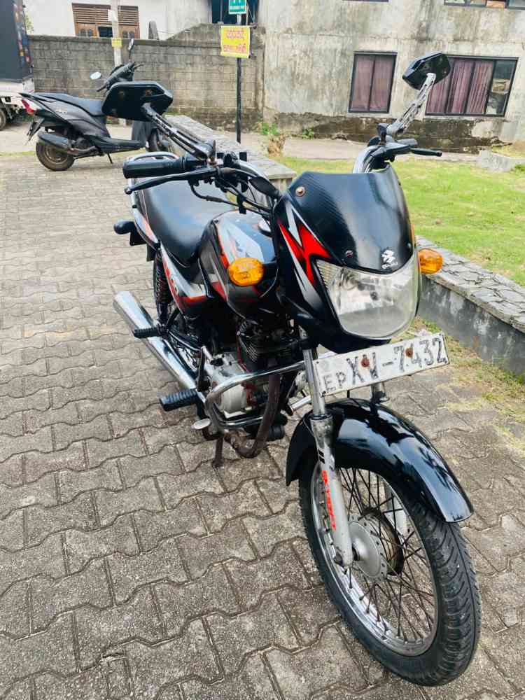 Bajaj CT 100 2012