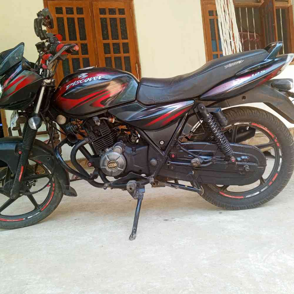 Bajaj discover 125 disk model