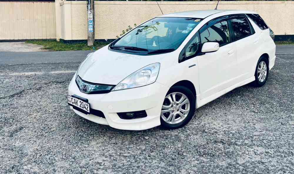 Honda fit shuttle 2013