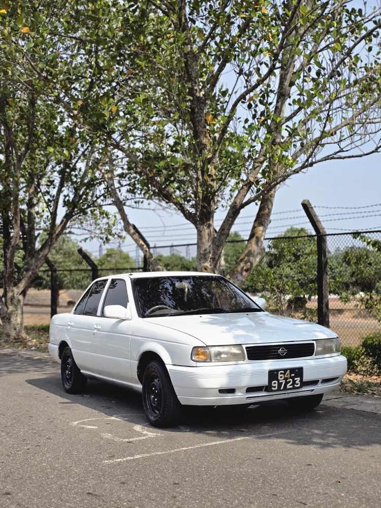 Nissan sunny SB13 1992