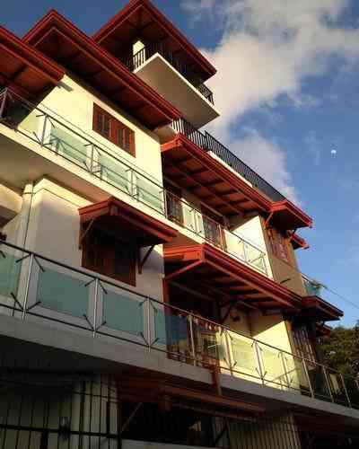 Apt building for sale in Colombo 05