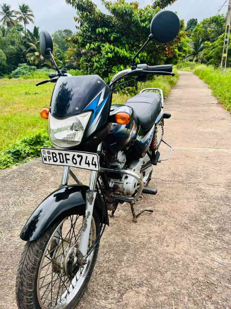 Bajaj CT 100 2016