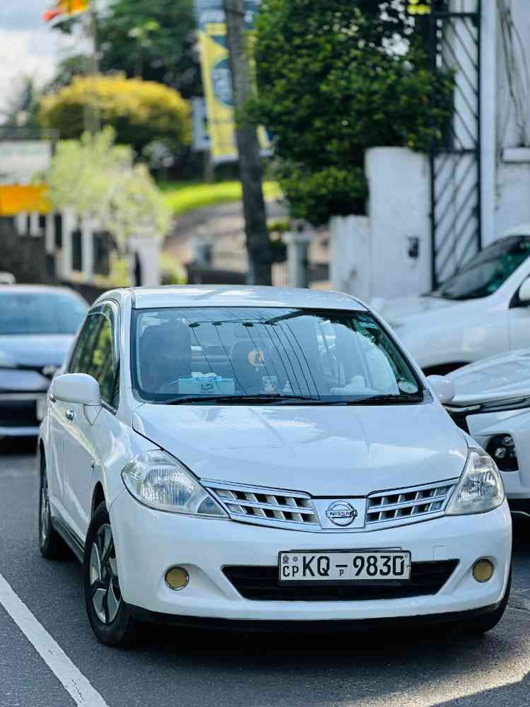 Nissan tiida
