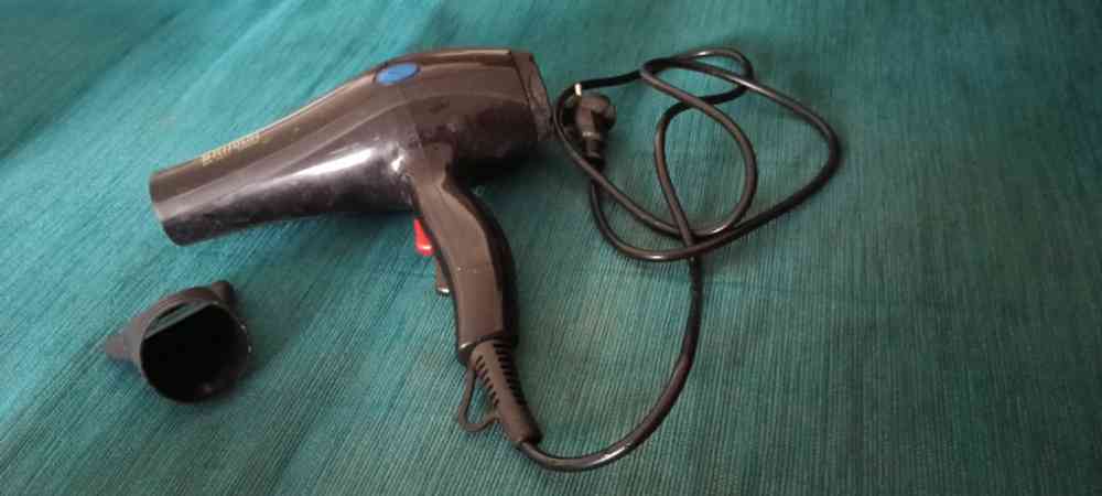 Hair dryer