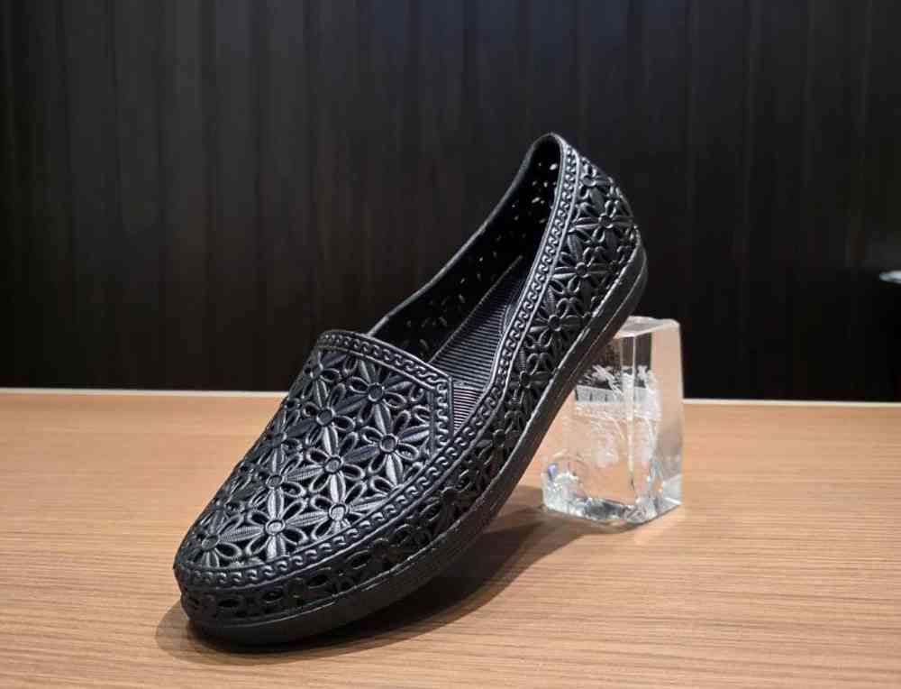 Ladies flip on shoes