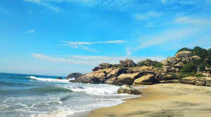 Beachfront land for sale in ampara city