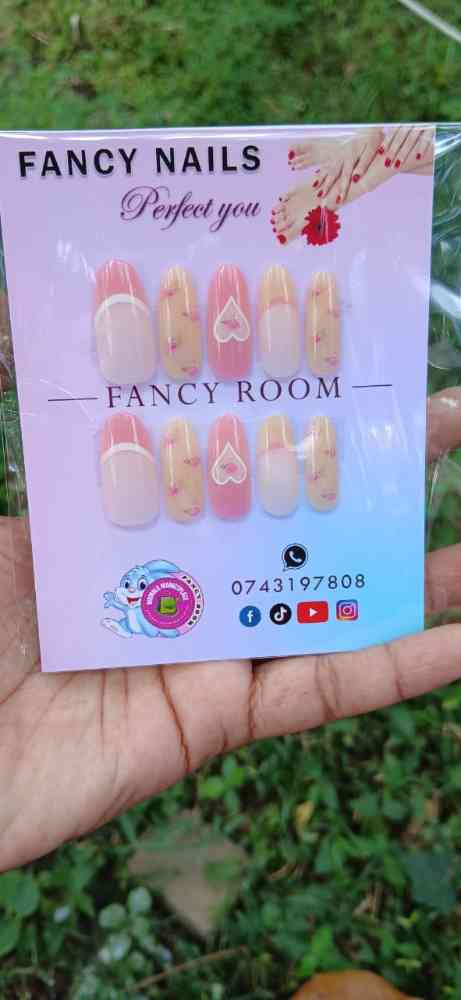 Nails set