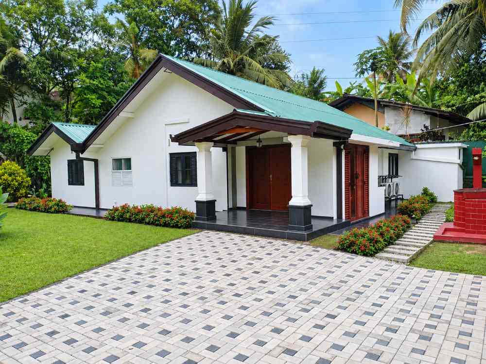 Commercial property for sale in galle